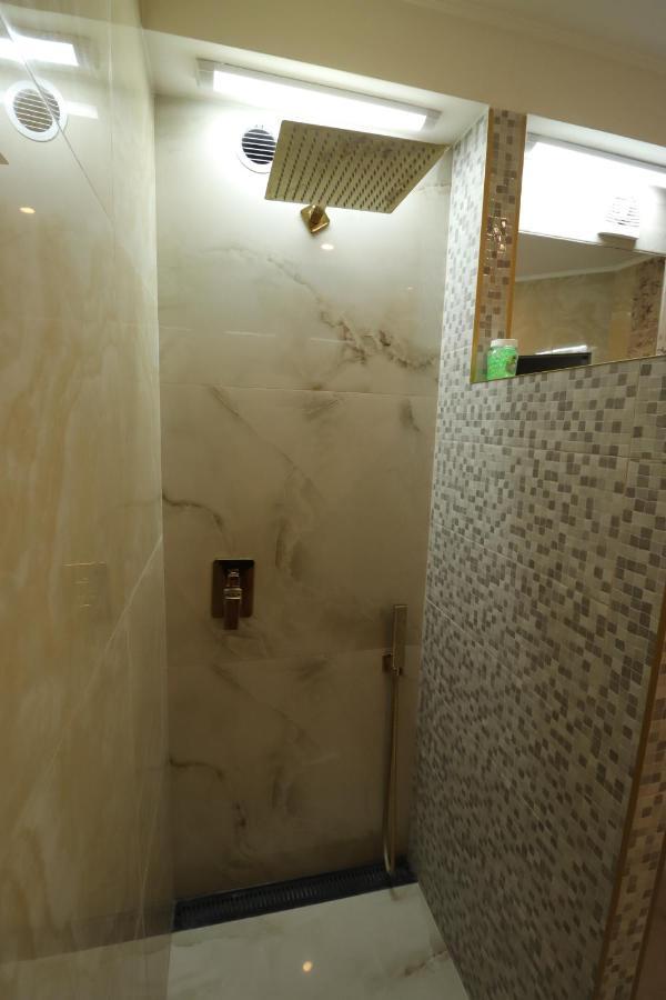 Cosmos Apartment เตอร์โนปิล ภายนอก รูปภาพ